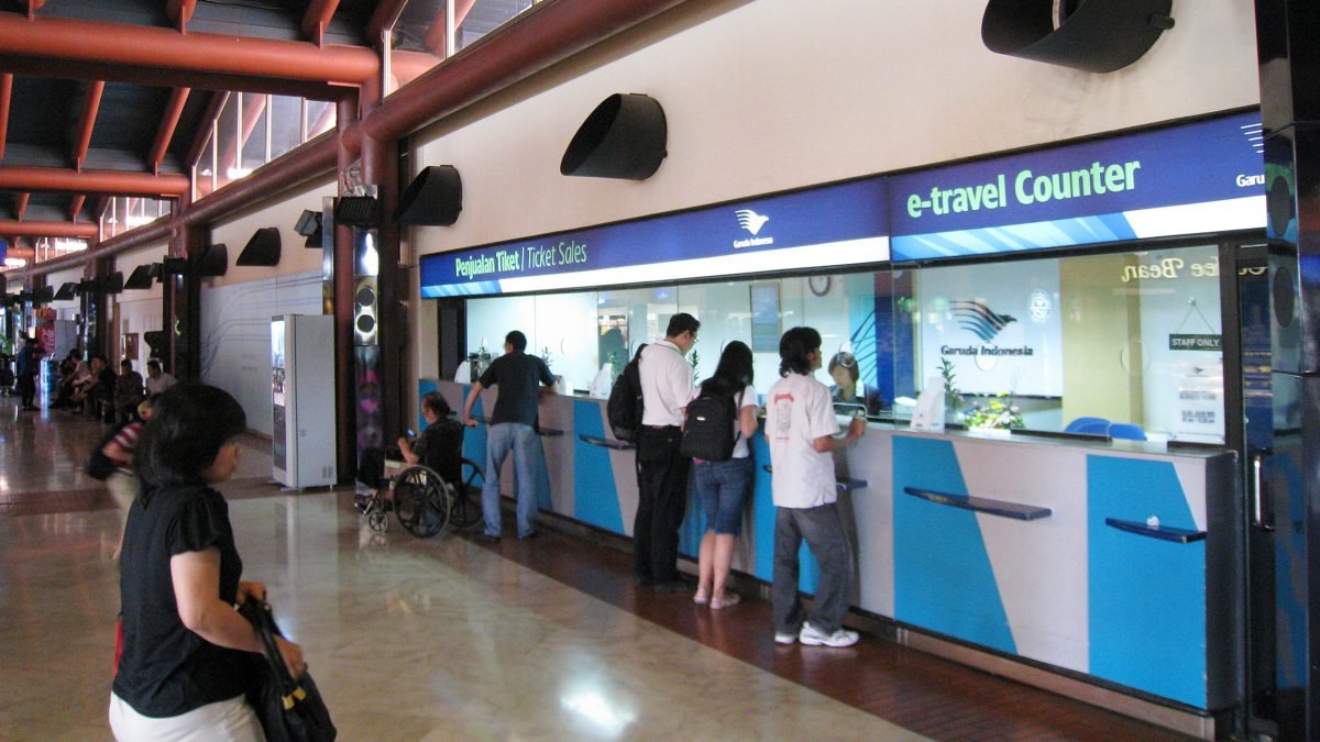 Soekarno-Hatta_Garuda_Ticket_Box | Home